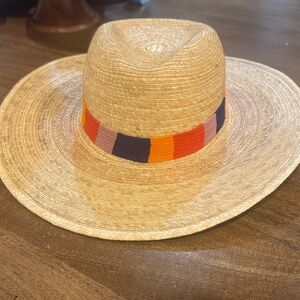 Sunshine Tienda Stylish Straw Hat with Colorful Band